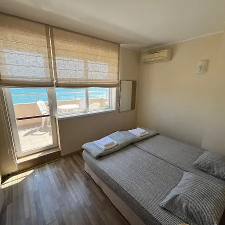 Apartment Stunning With Magnificent Sea View, B321